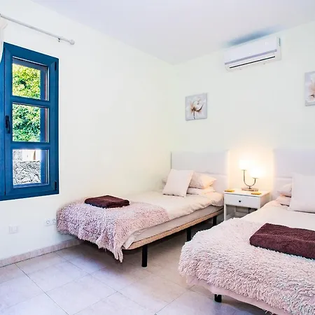 Olano Is A Lovely With Heated Pool *